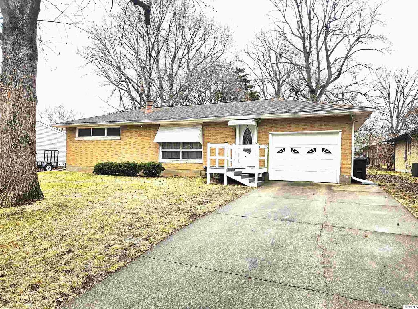 2025 W Hilltop Drive, Quincy, IL