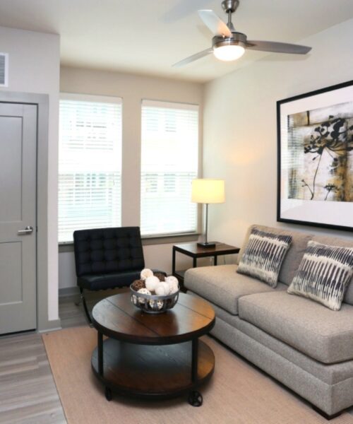 680 E Algonquin Road #1404, Schaumburg, IL