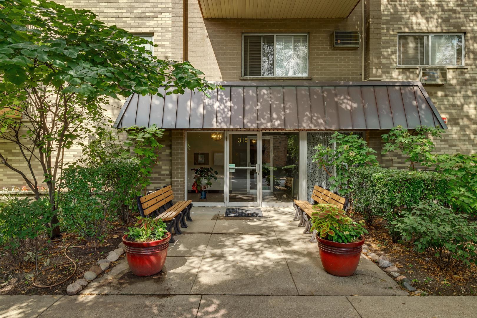 315 Marengo Avenue #3H, Forest Park, IL