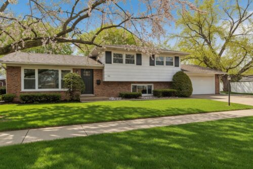 555 N Cherry Drive, Glenwood, IL
