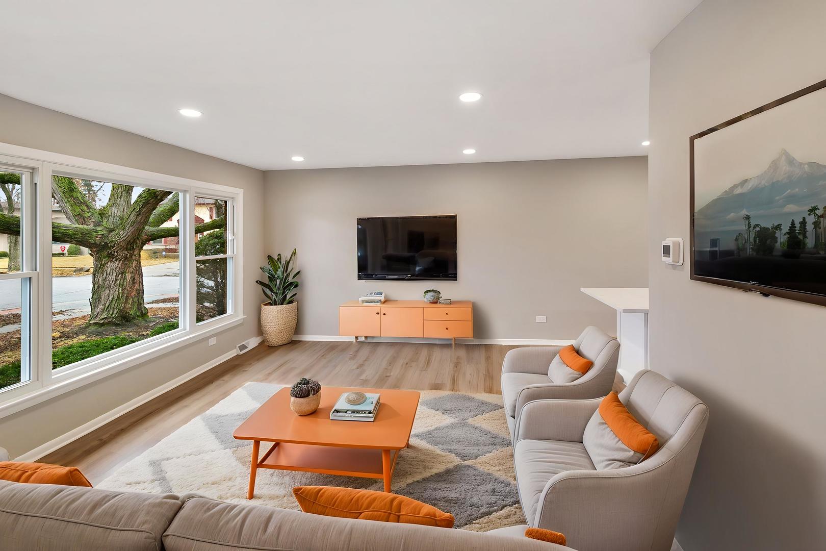 555 N Cherry Drive, Glenwood, IL