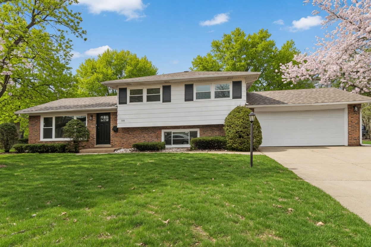 555 N Cherry Drive, Glenwood, IL