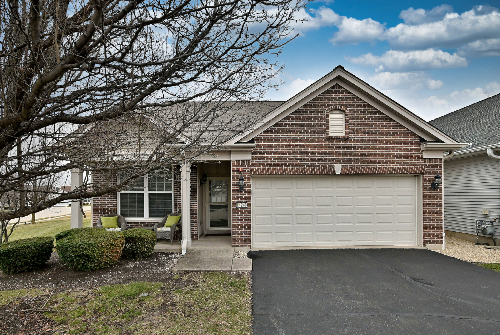 14248 Newport Circle, Huntley, IL