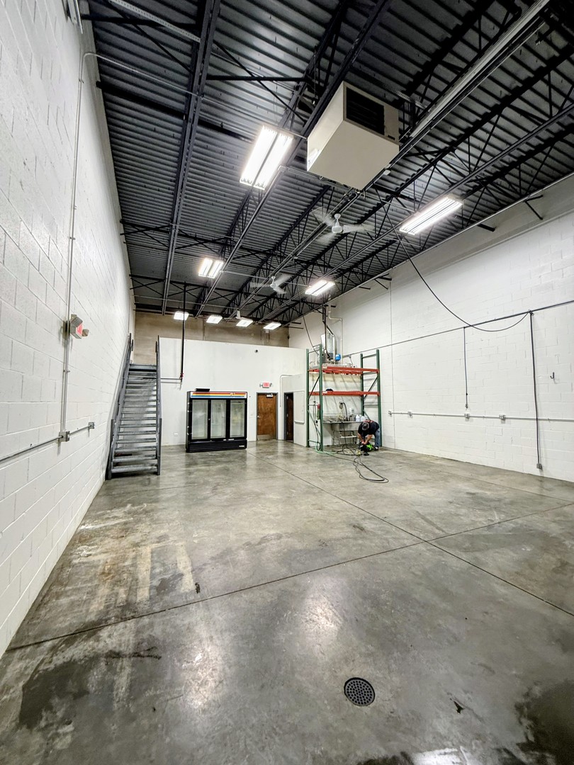 650 Willowbrook Center Parkway #205, Willowbrook, IL