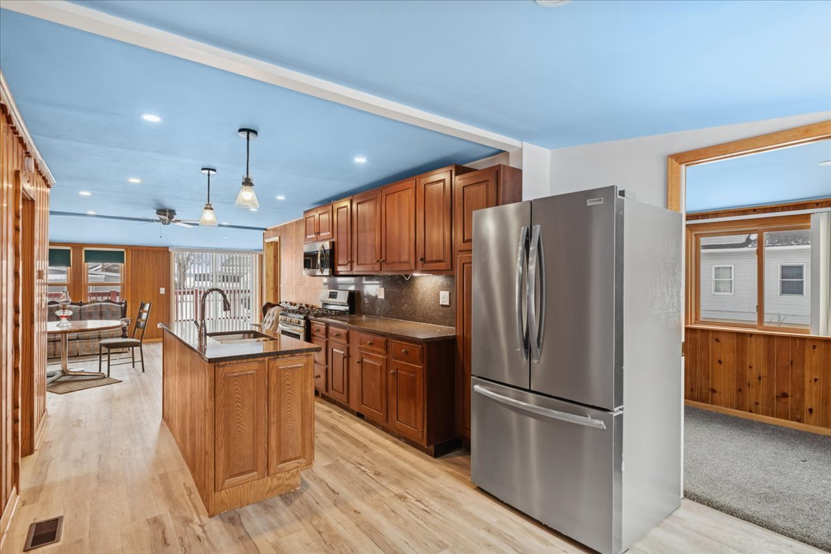 39224 Willow Lane, Antioch, IL