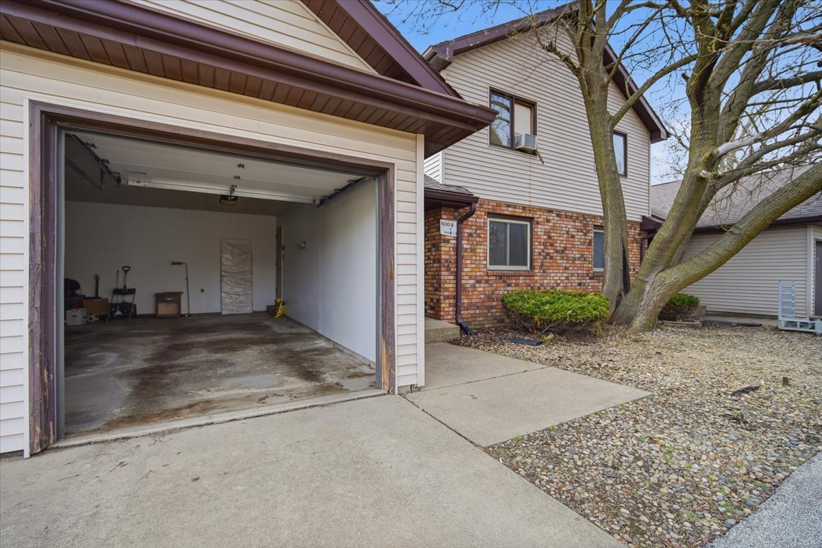 1600 Northbrook #B9, Normal, IL