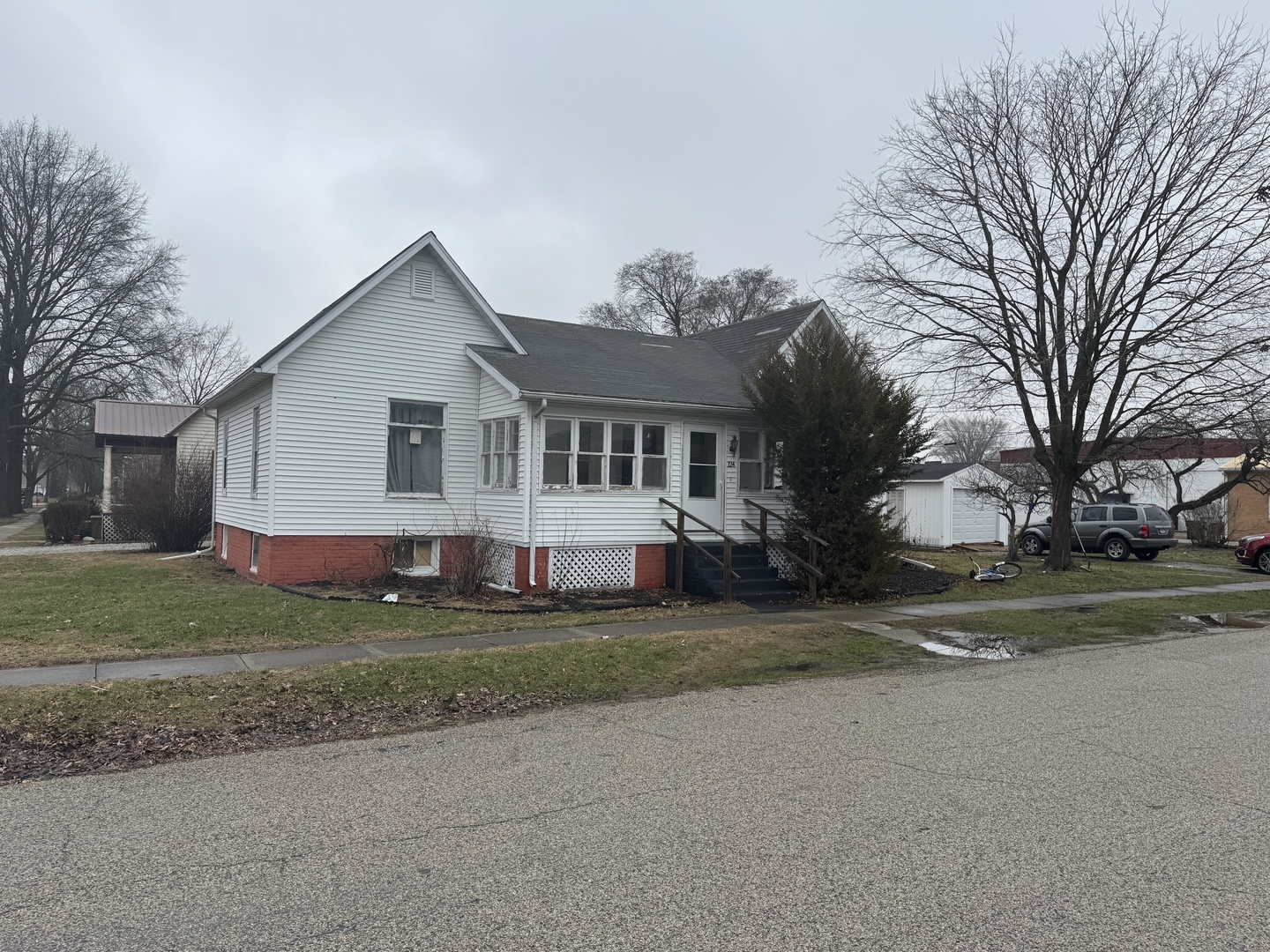 124 W Central Street, Atwood, IL