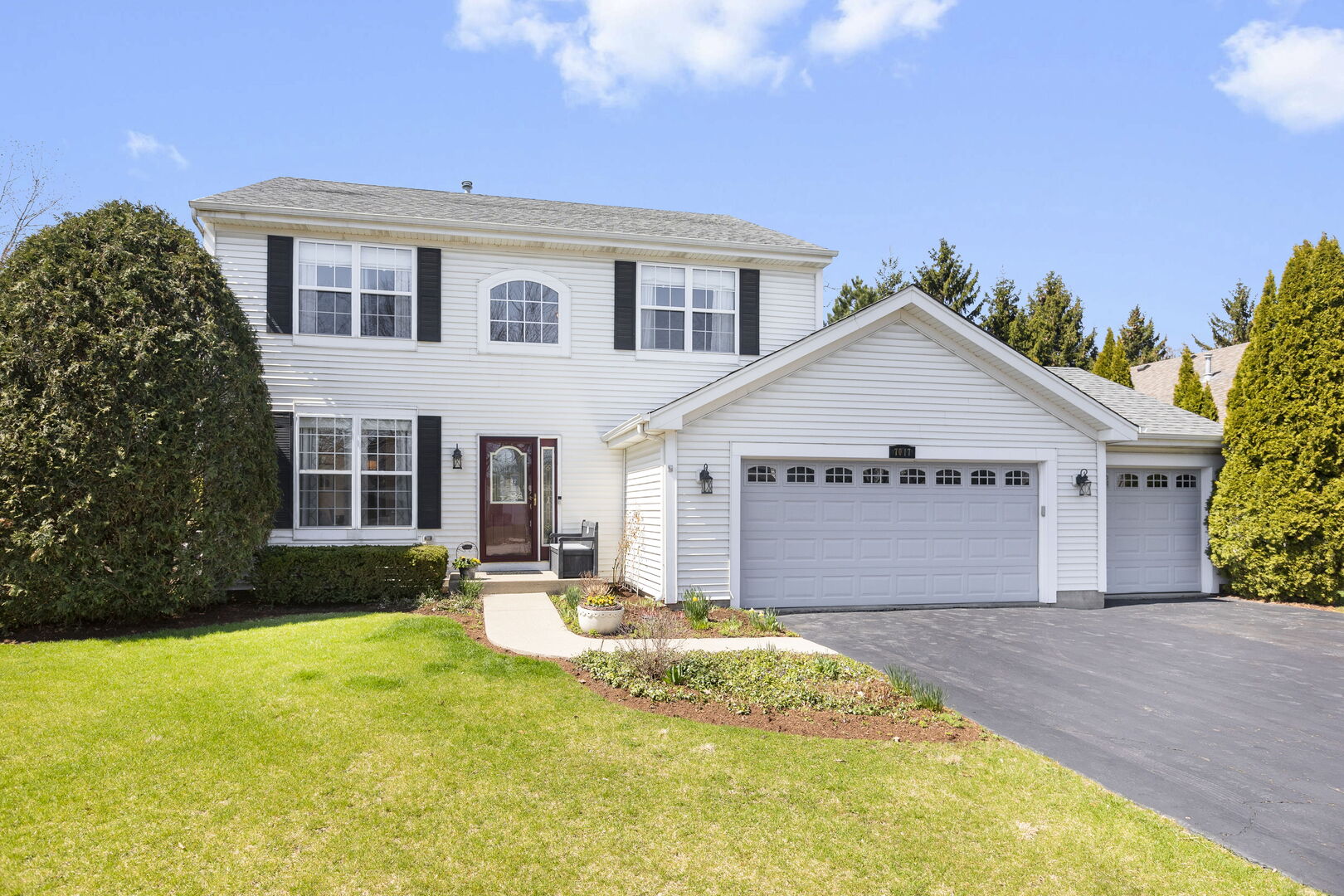 7017 Nathan Lane, Carpentersville, IL