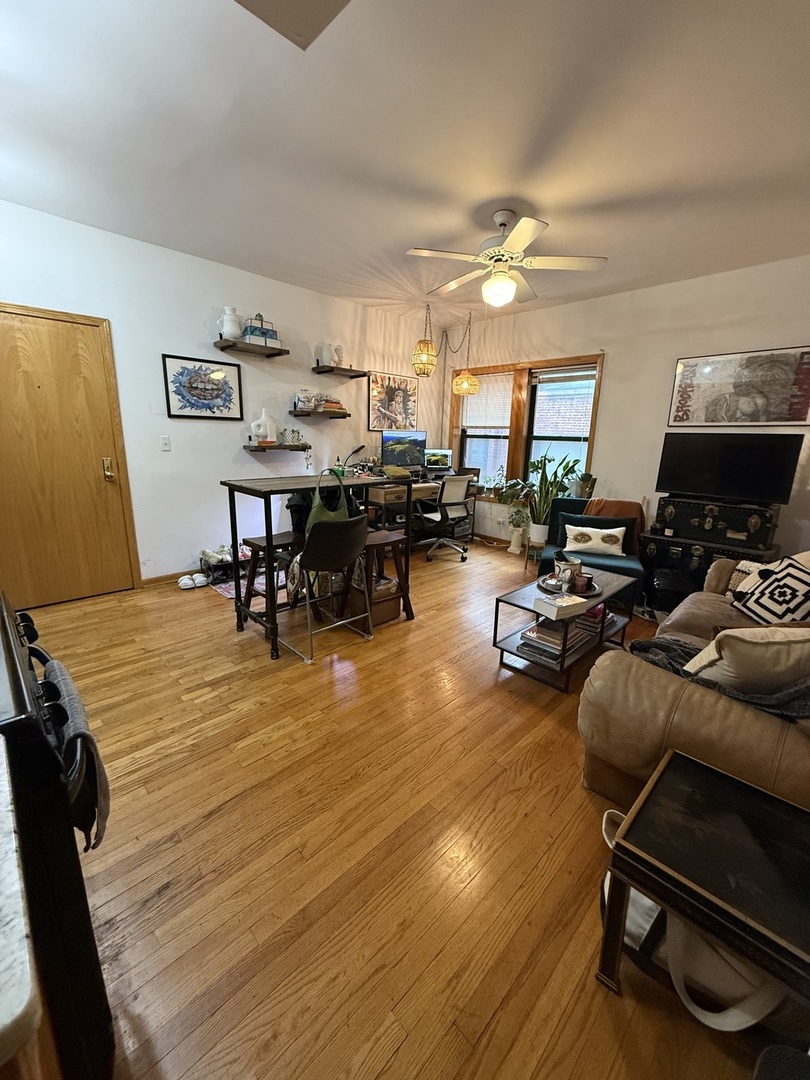 628 W Patterson Avenue #2E, Chicago, IL