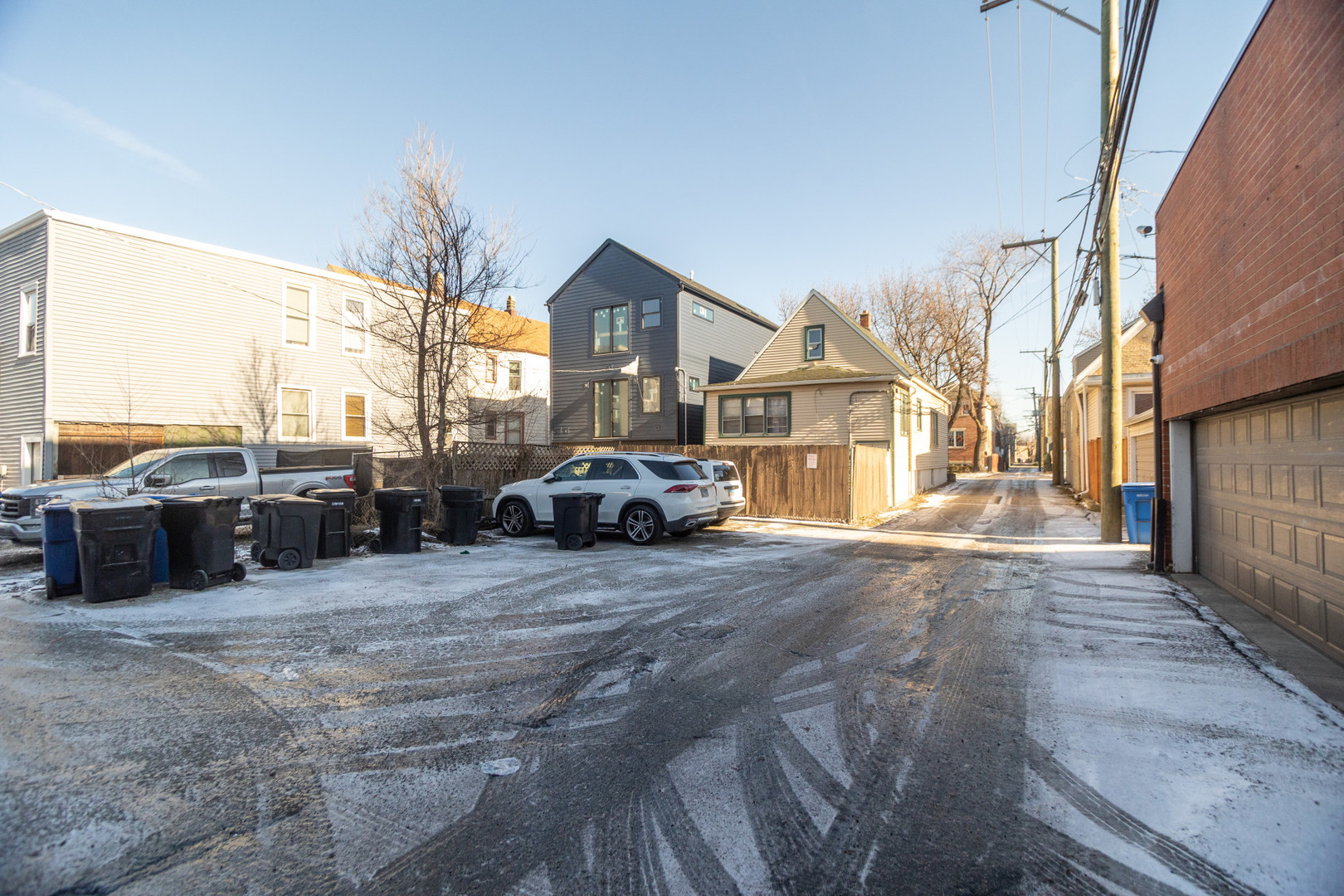 2814 N Maplewood Avenue, Chicago, IL