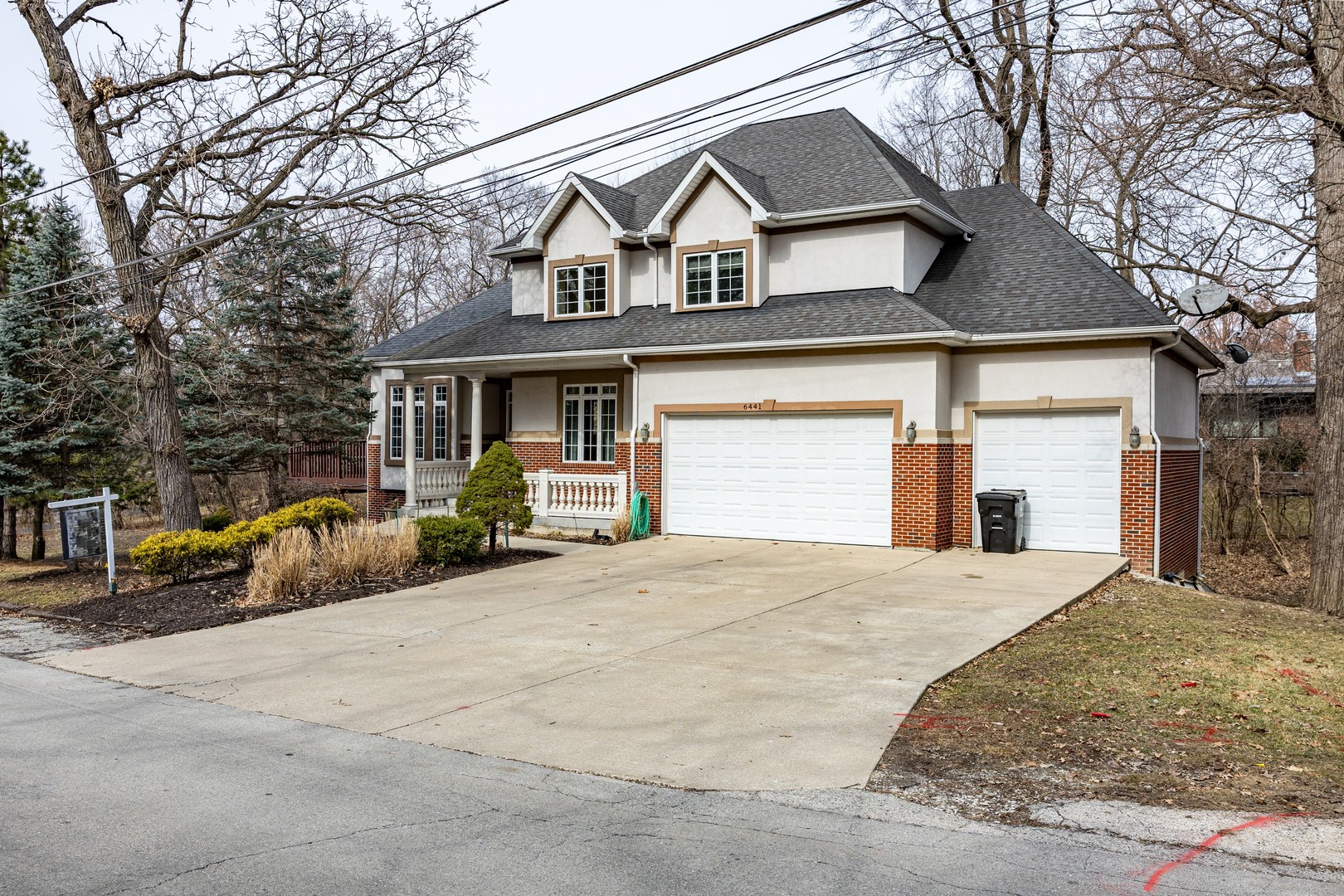 6441 Blackhawk Trail, Indian Head Park, IL