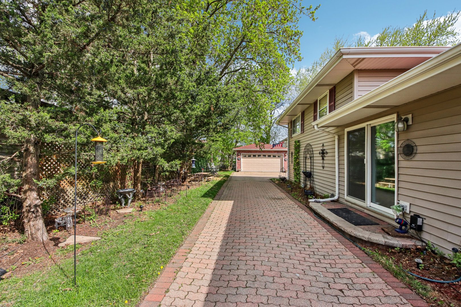 2176 N Westmoreland Drive, Palatine, IL
