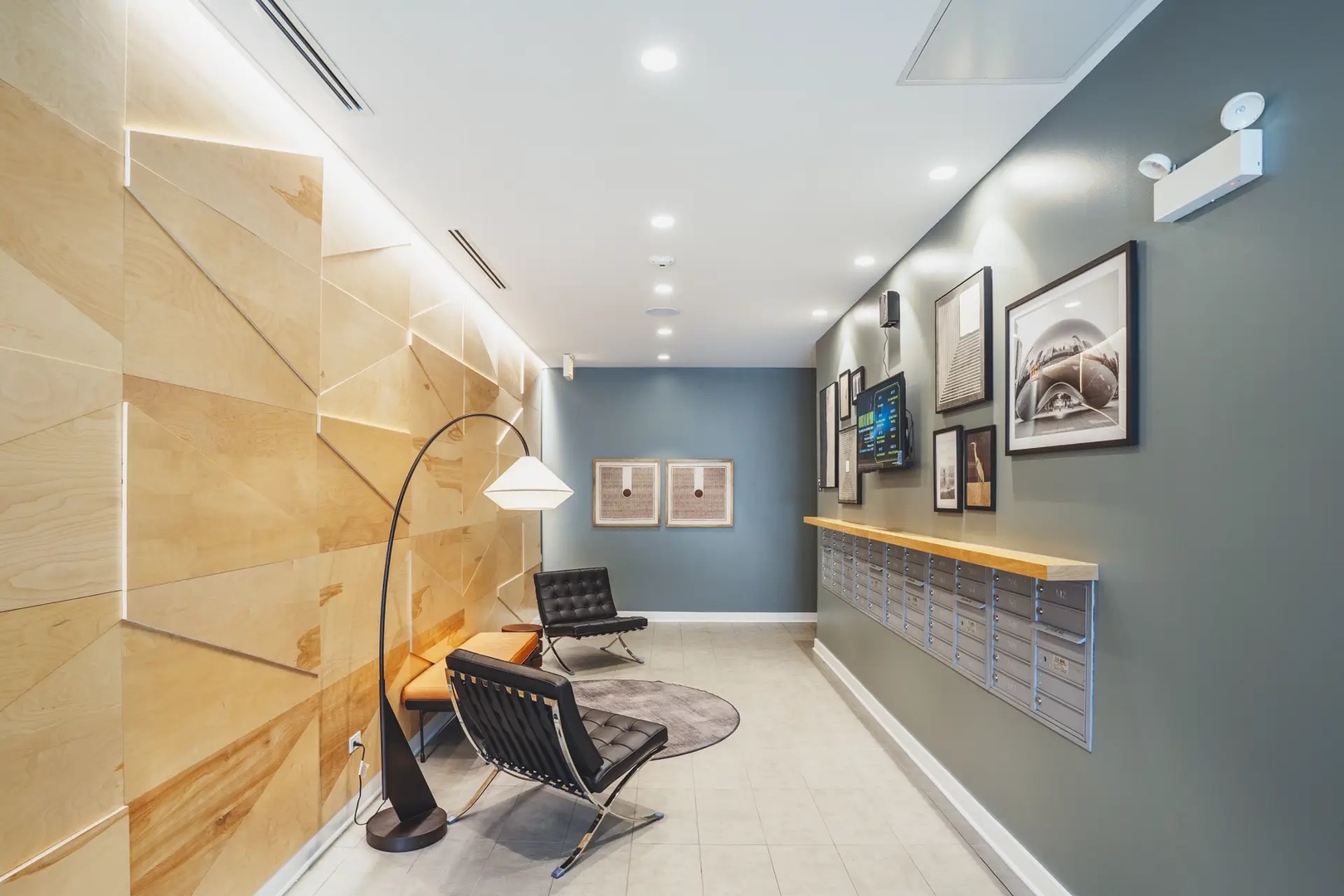 830 N Milwaukee Avenue #202, Chicago, IL