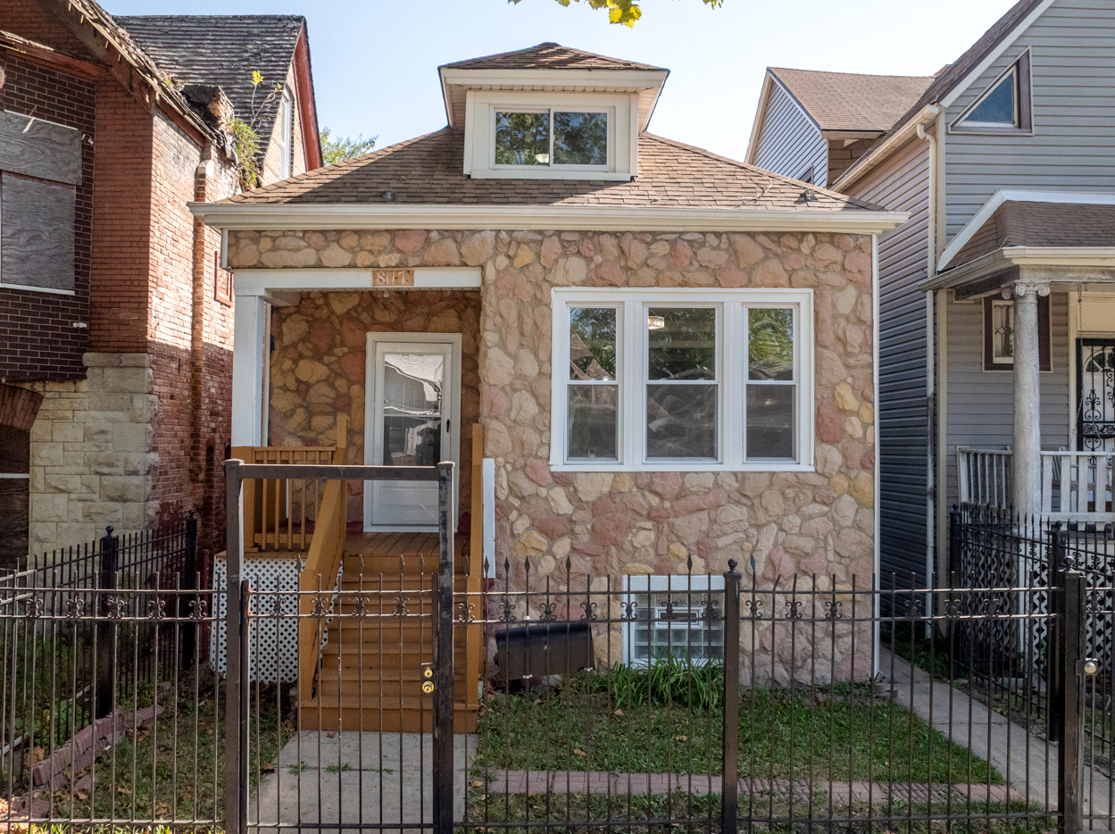 8117 S Burnham Avenue, Chicago, IL