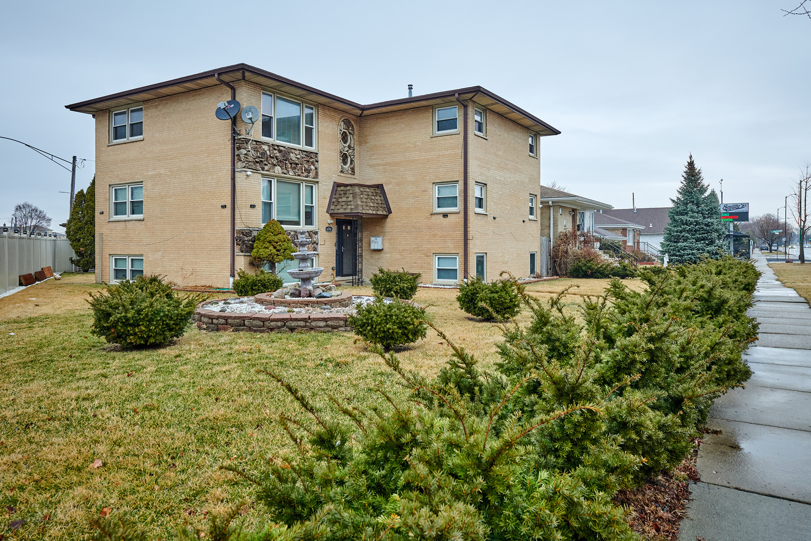 6780 W Forest Preserve Drive #2, Harwood Heights, IL