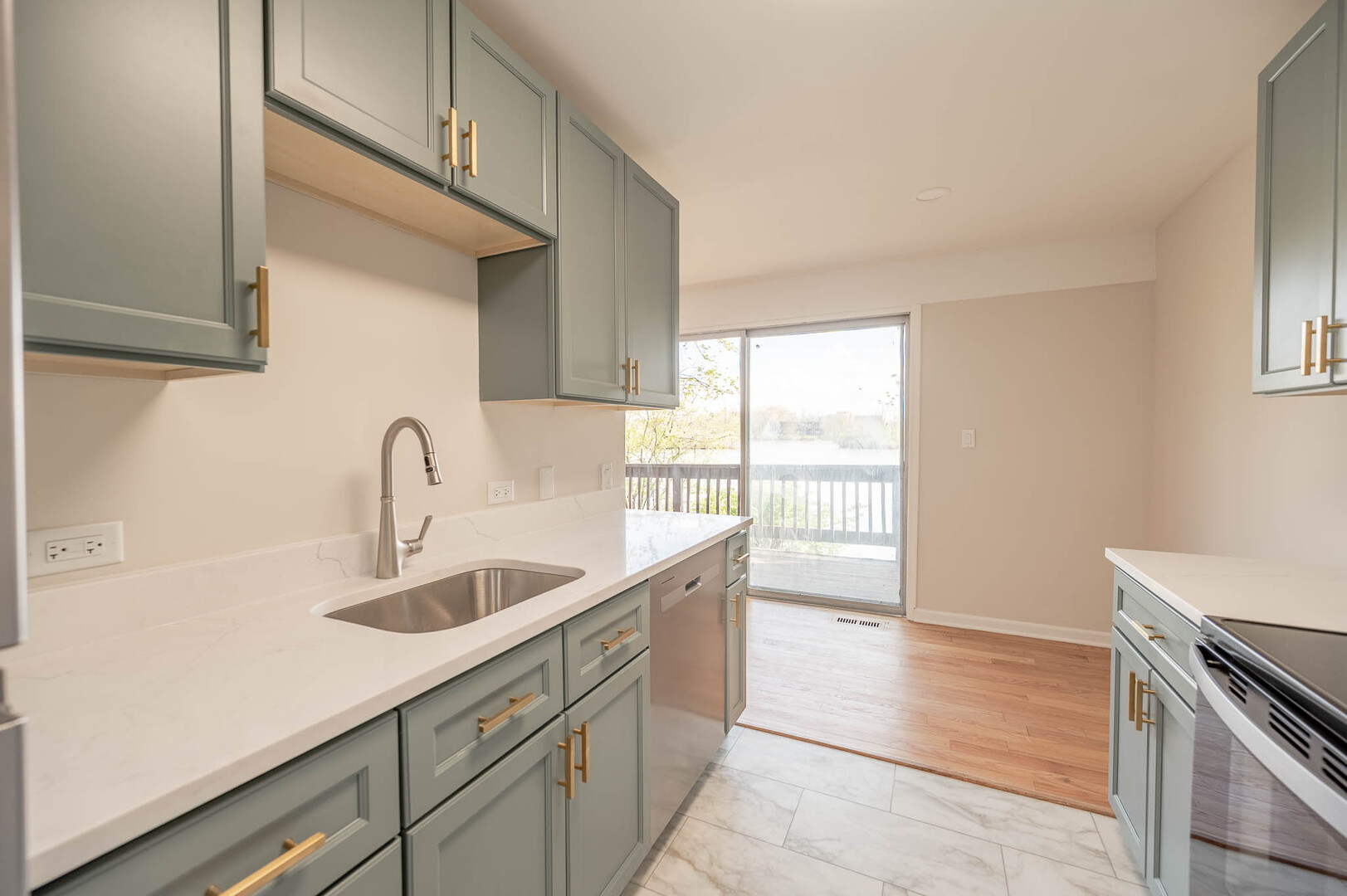 1611 Maple Terrace #113-1G, Lisle, IL