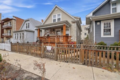 1942 W Fargo Avenue, Chicago, IL