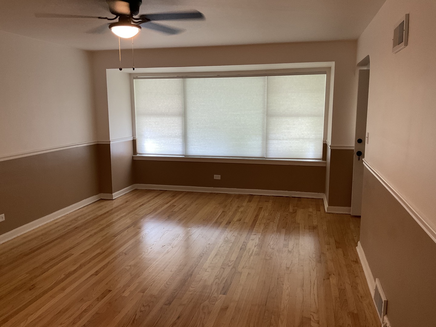 10929 S Eberhart Avenue, Chicago, IL