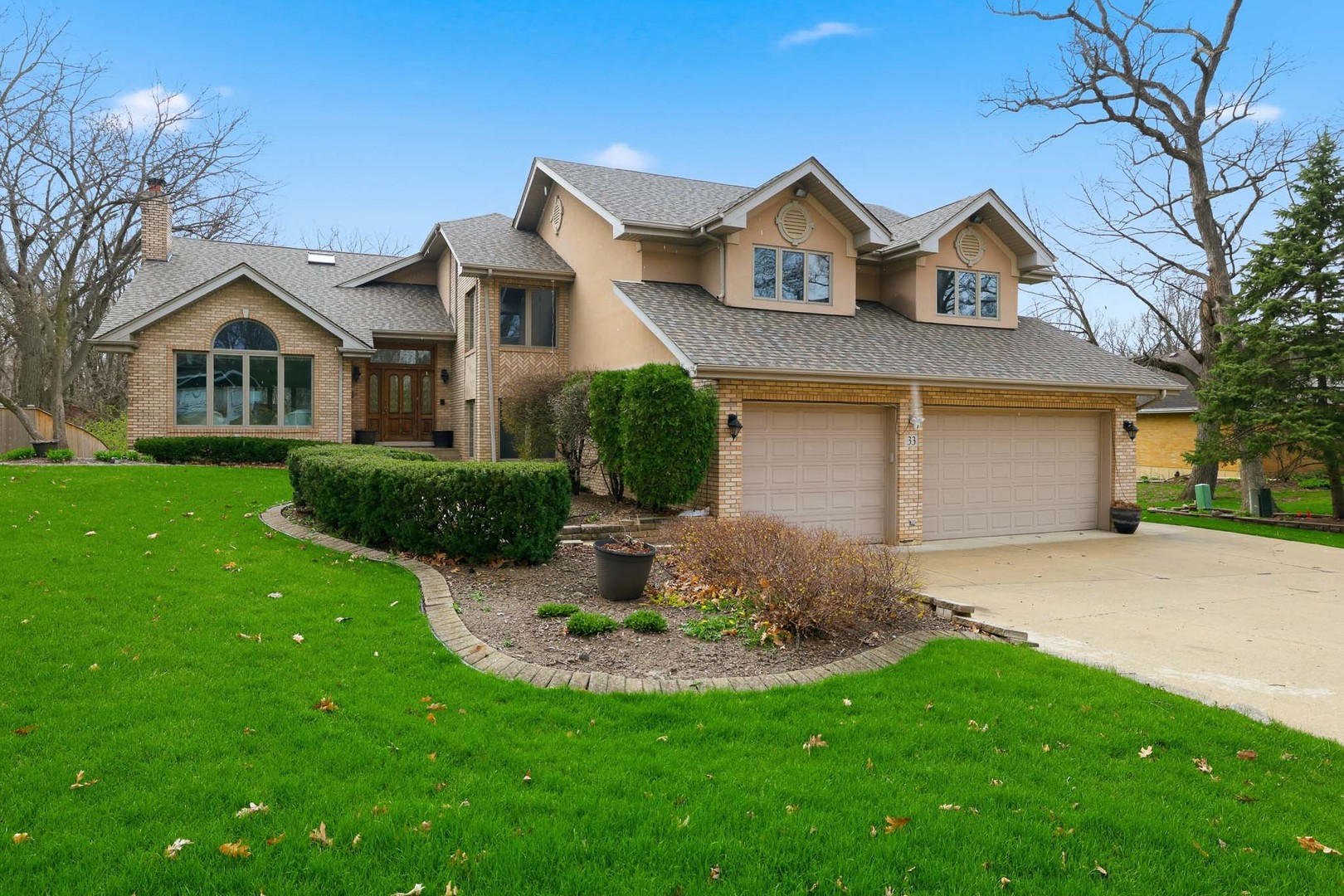 33 W Eureka Drive, Lemont, IL