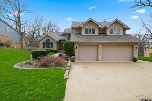 33 W Eureka Drive, Lemont, IL