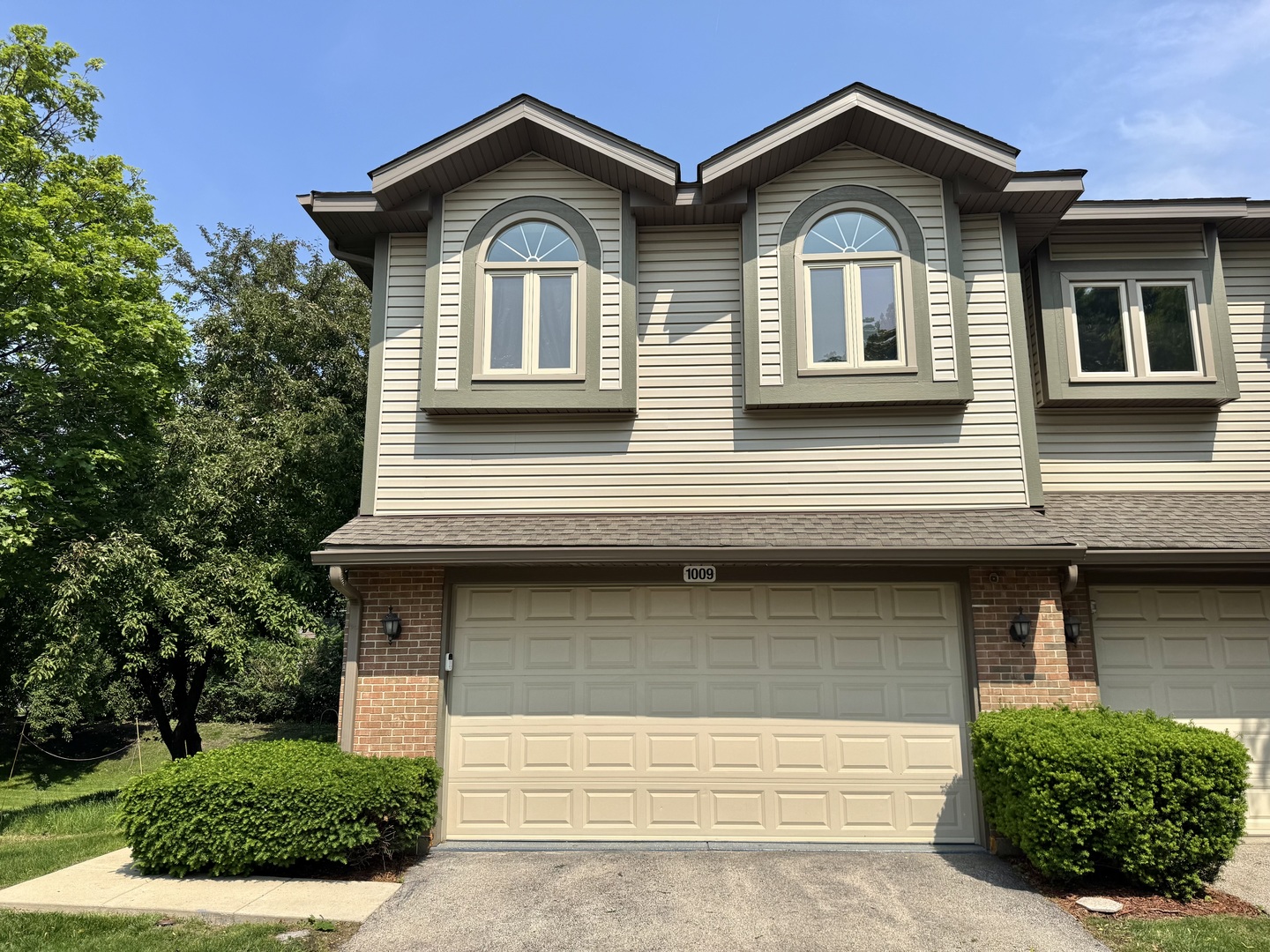 1009 Arbor Court, Mount Prospect, IL