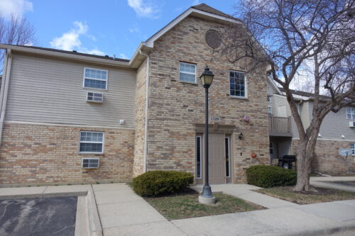 1520 W Sand Bar Court #1C, Round Lake Beach, IL