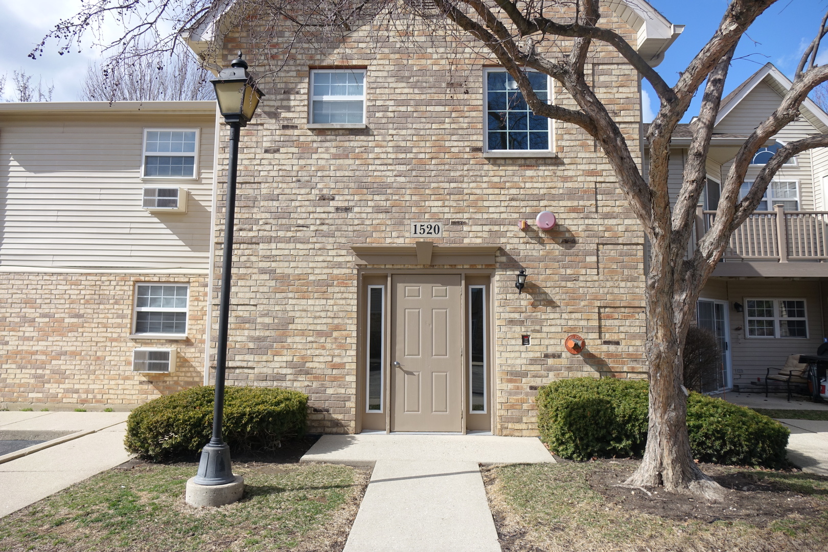 1520 W Sand Bar Court #1C, Round Lake Beach, IL