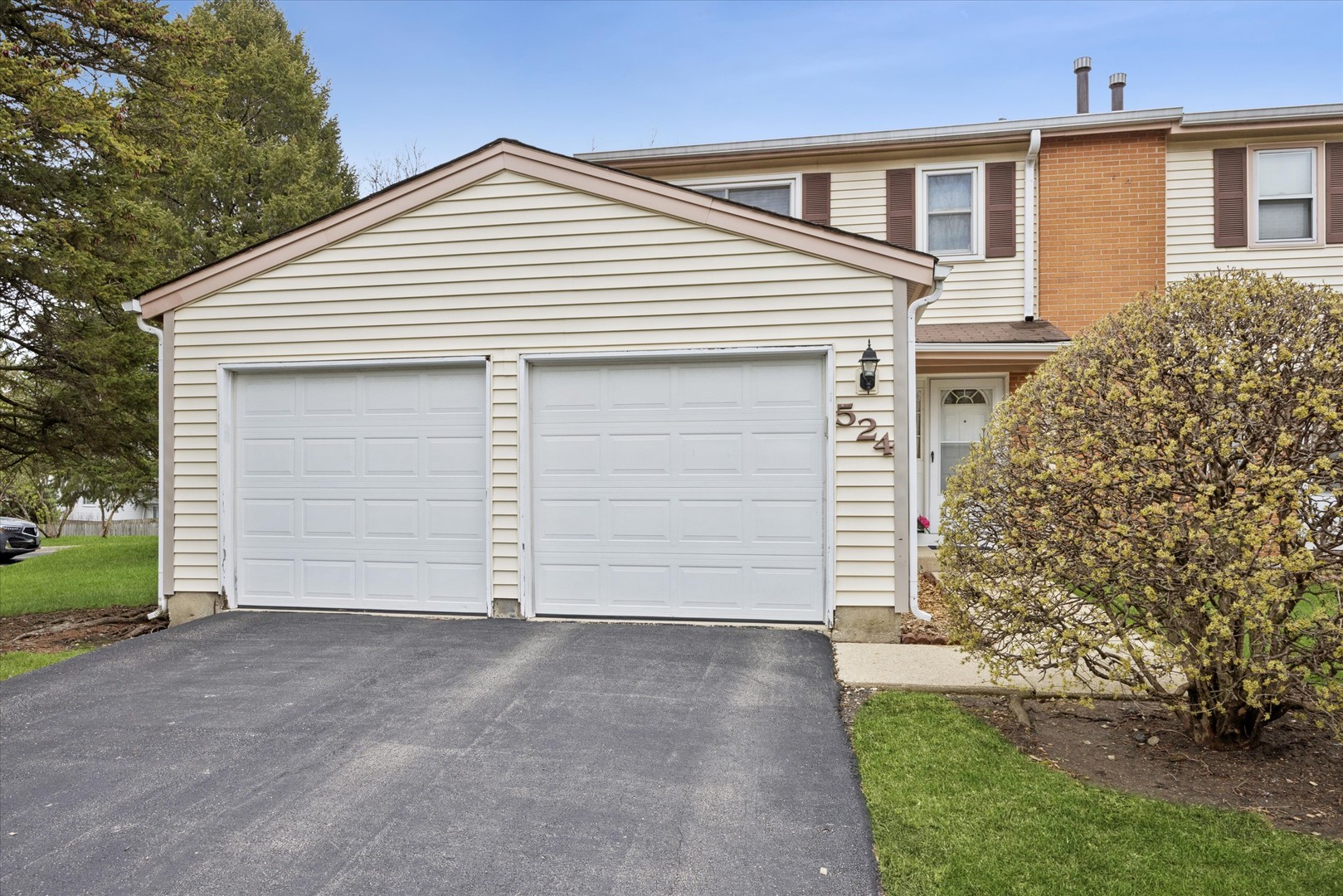 524 Monroe Road, Bolingbrook, IL