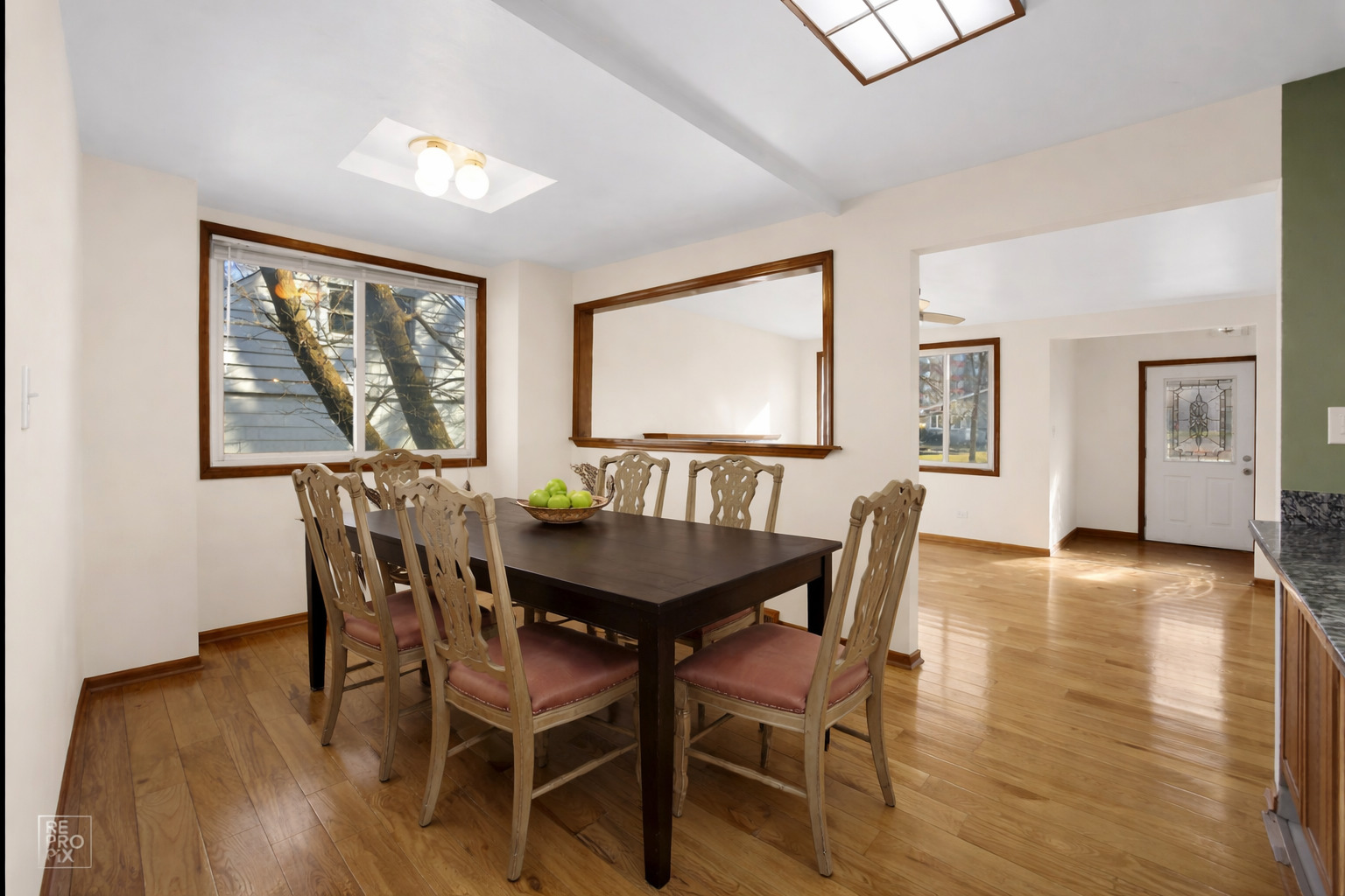 105 E Red Oak Avenue, Bensenville, IL