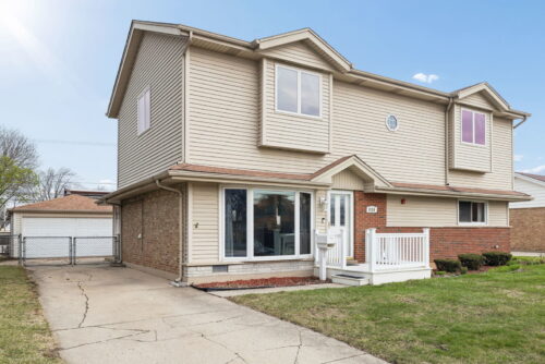 9136 Pembroke Lane, Bridgeview, IL