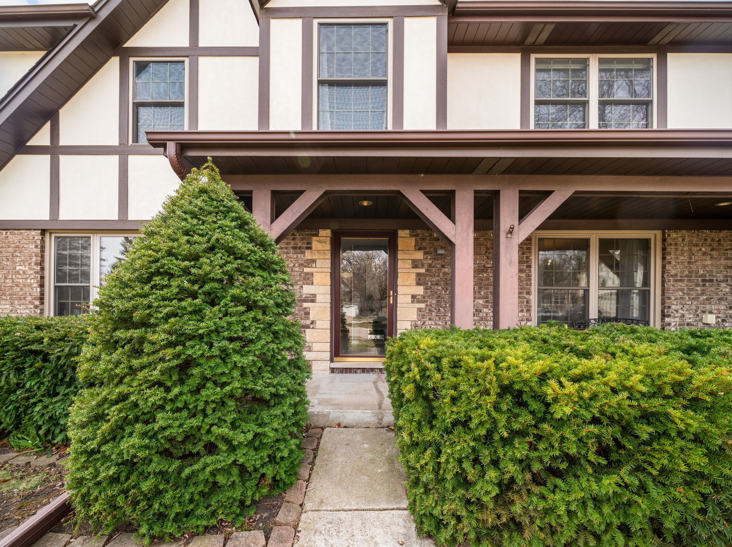 1341 Trinity Place, Libertyville, IL