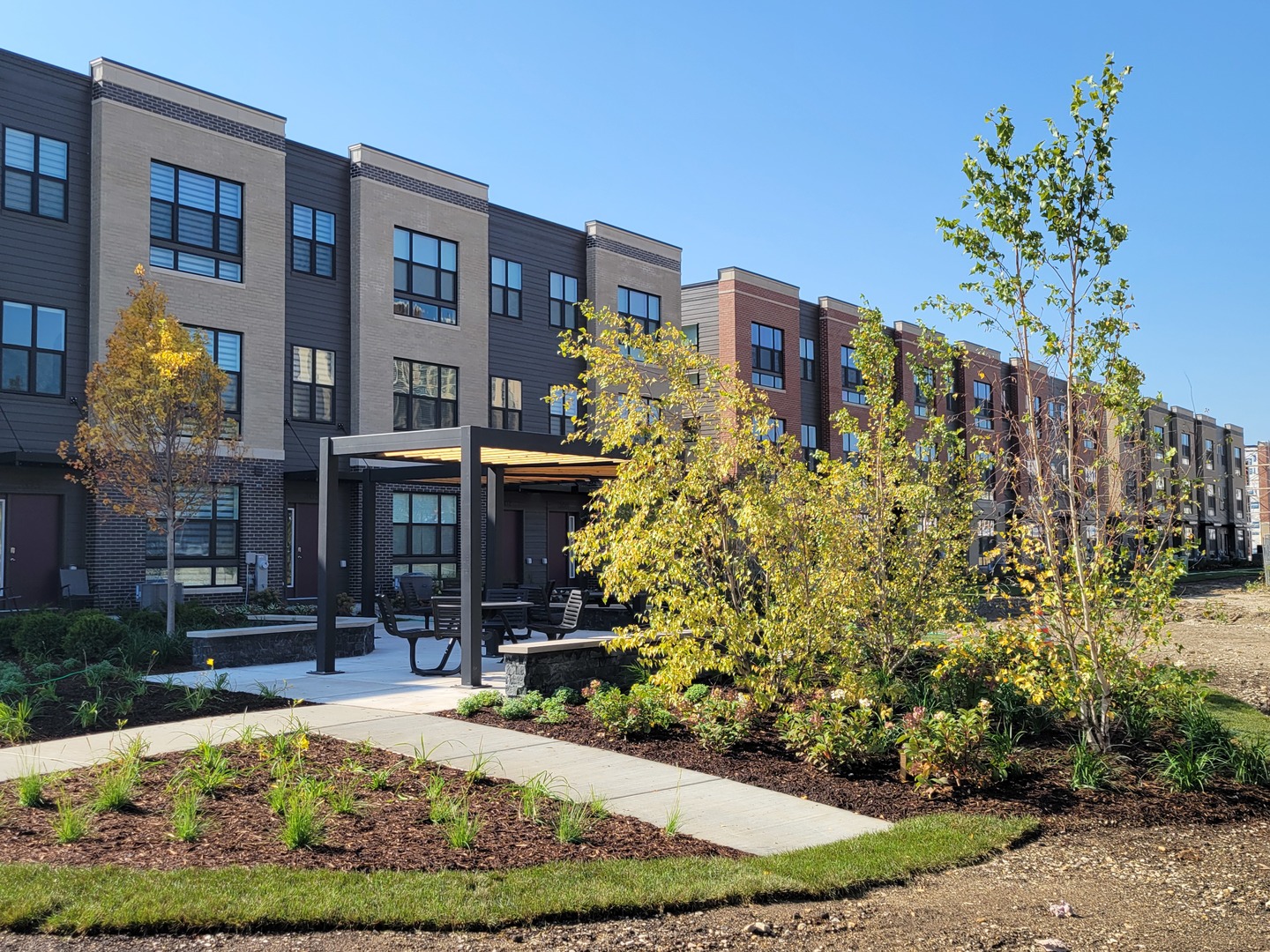 385 Summit Circle, Lombard, IL