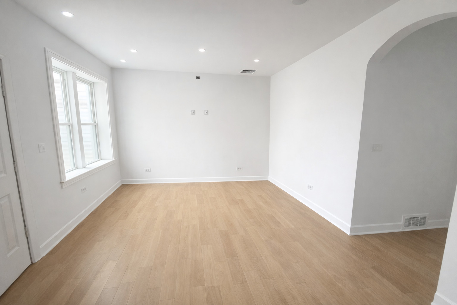 3340 W Evergreen Avenue #2R, Chicago, IL