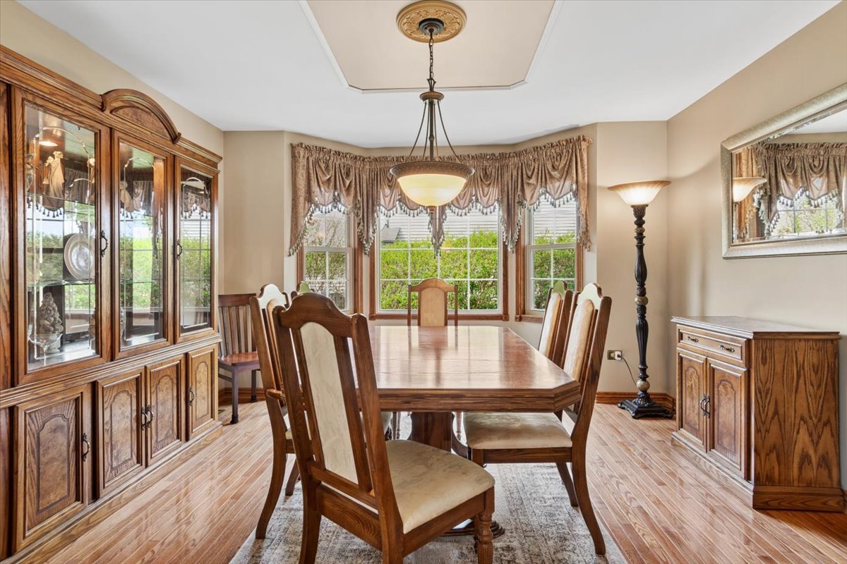 132 Ashcroft Drive, Bolingbrook, IL