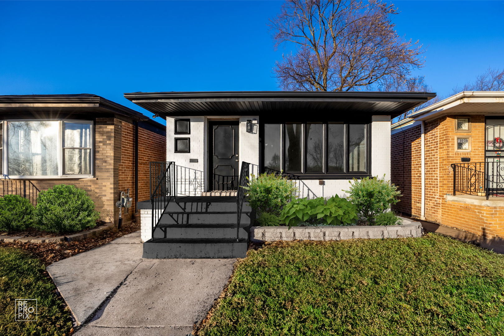 10240 S Torrence Avenue, Chicago, IL