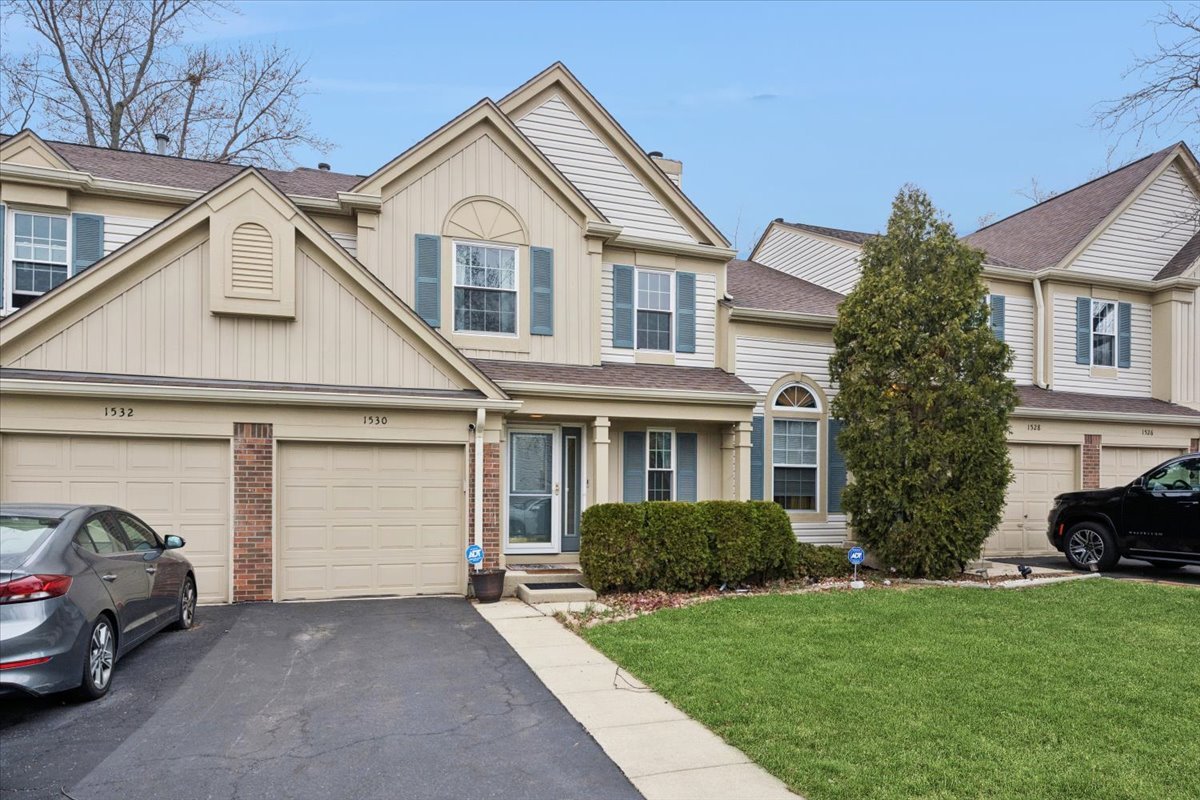 1530 Apple Grove Lane, Westmont, IL