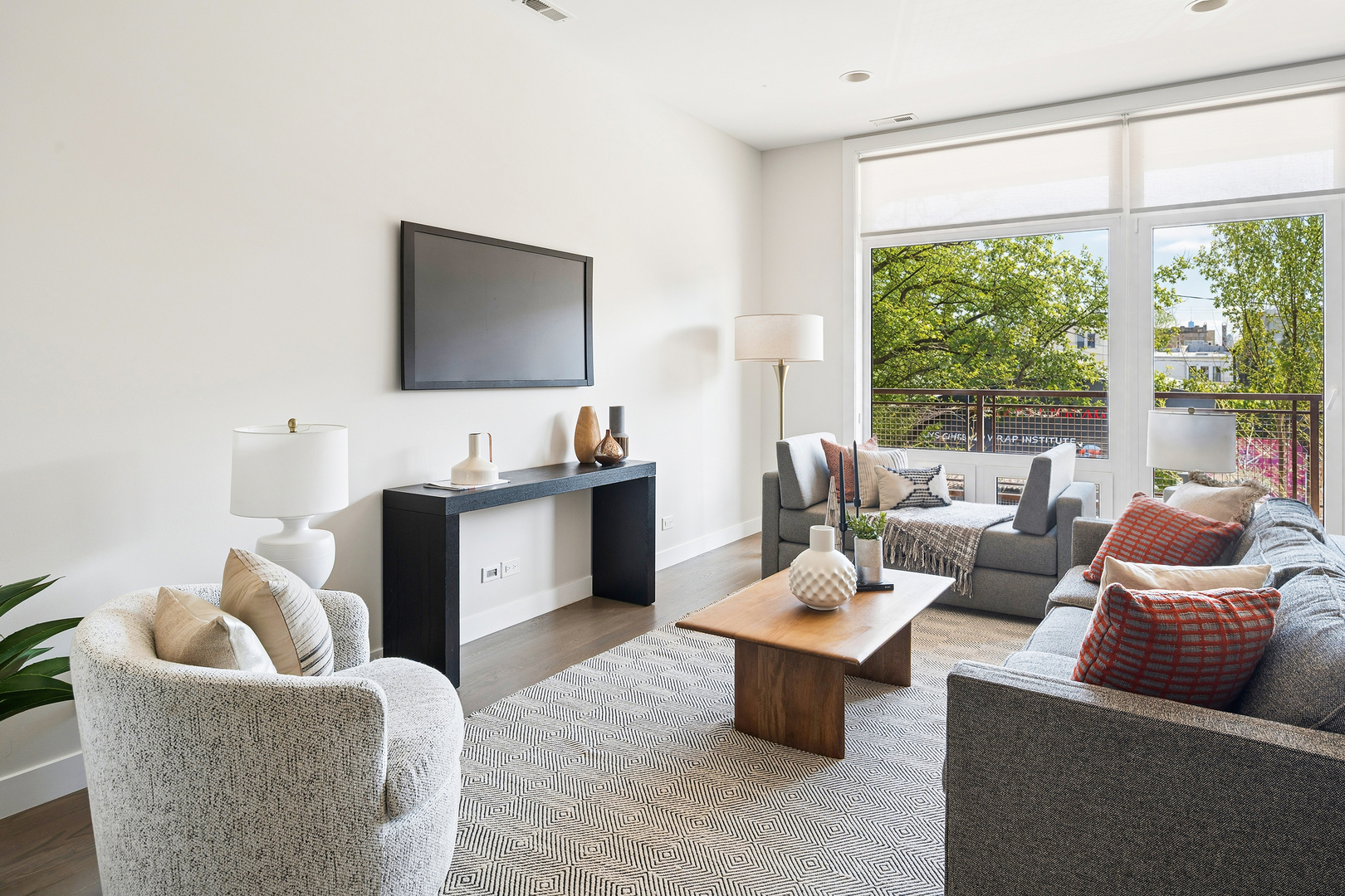 934 N California Avenue #2S, Chicago, IL