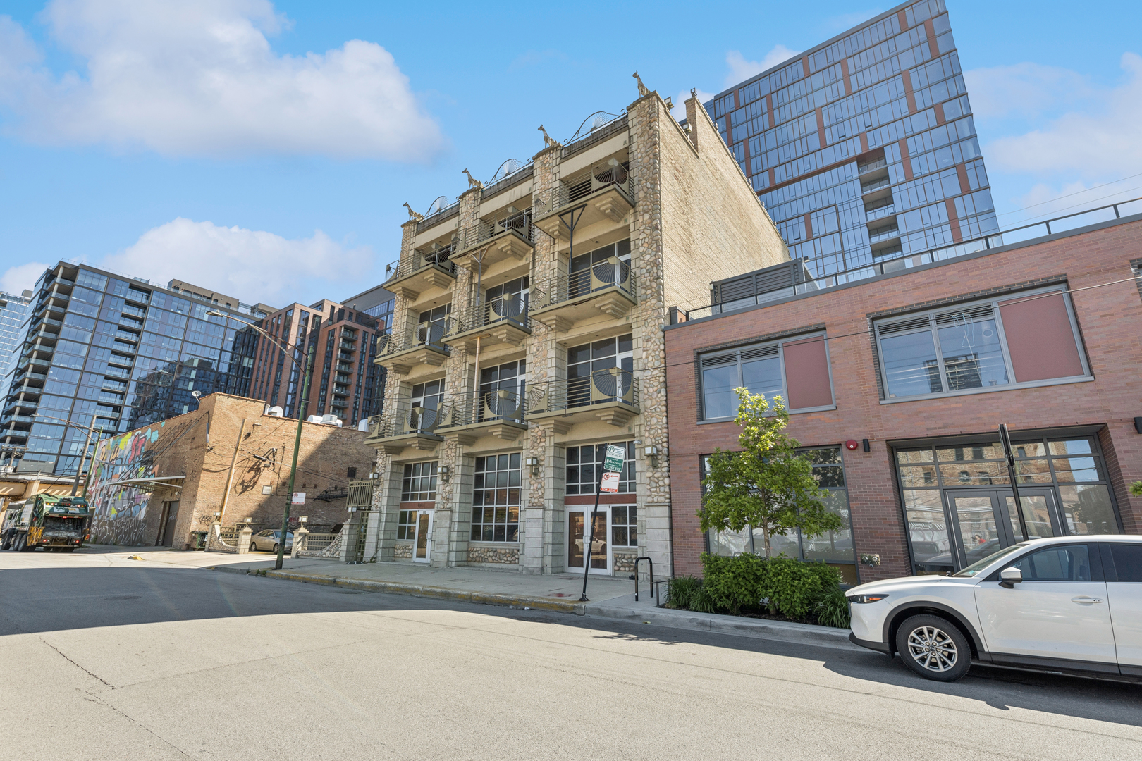 165 N May Street, Chicago, IL