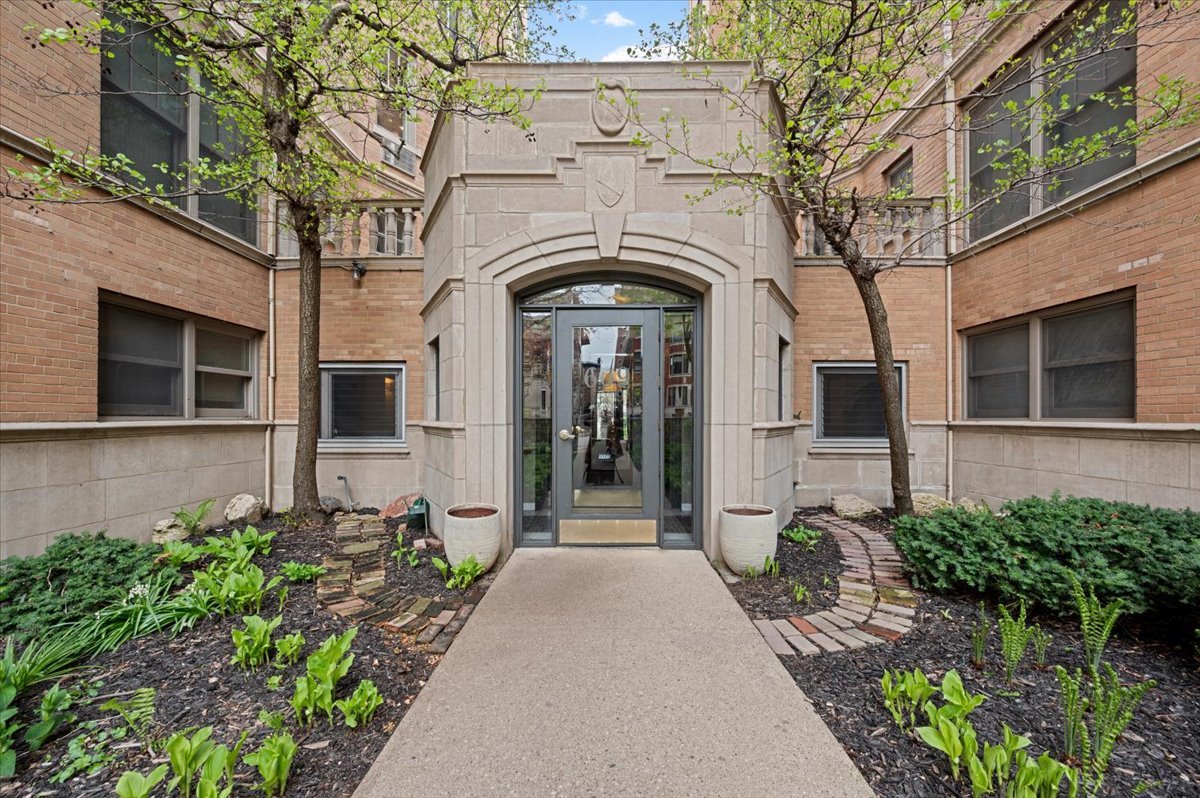 609 W Stratford Place #3B, Chicago, IL
