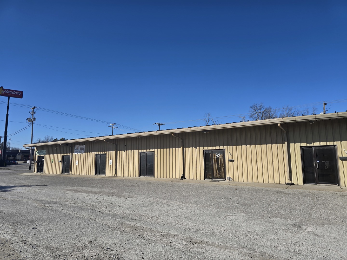 102 N Gum Street, Harrisburg, IL