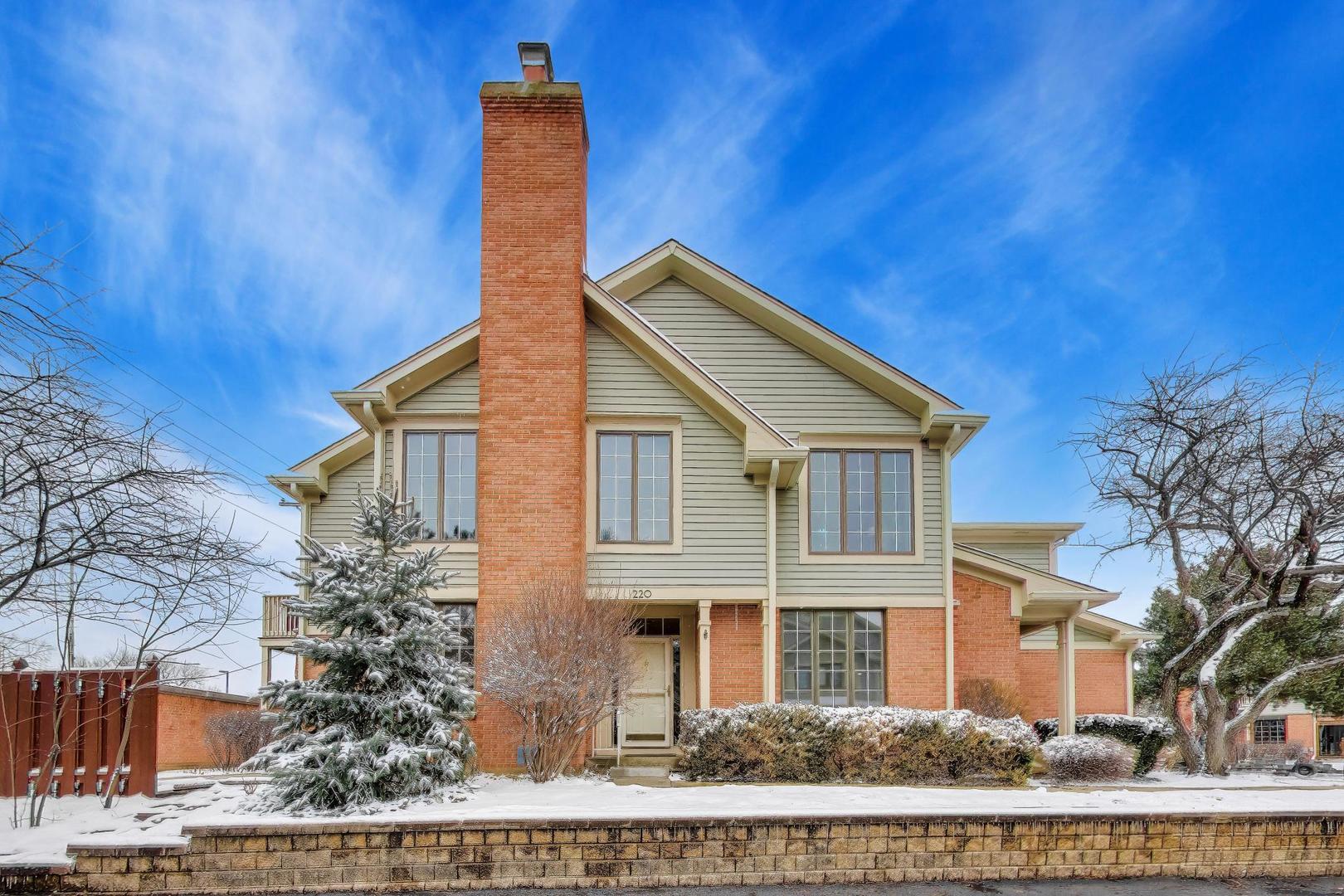220 University Drive #220, Mount Prospect, IL