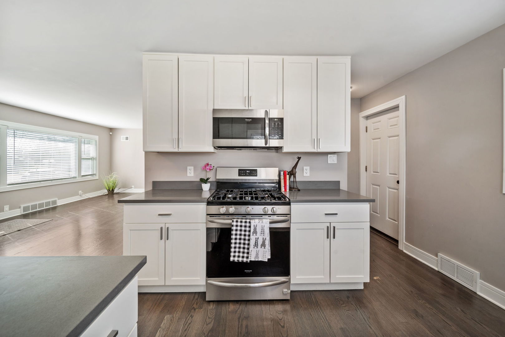 1S336 Buttercup Lane, Villa Park, IL