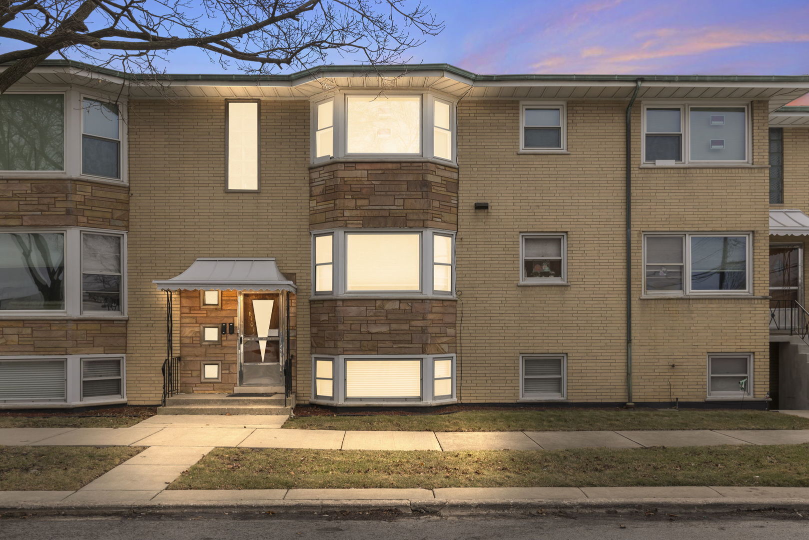 6401 W 52nd Street #2, Chicago, IL