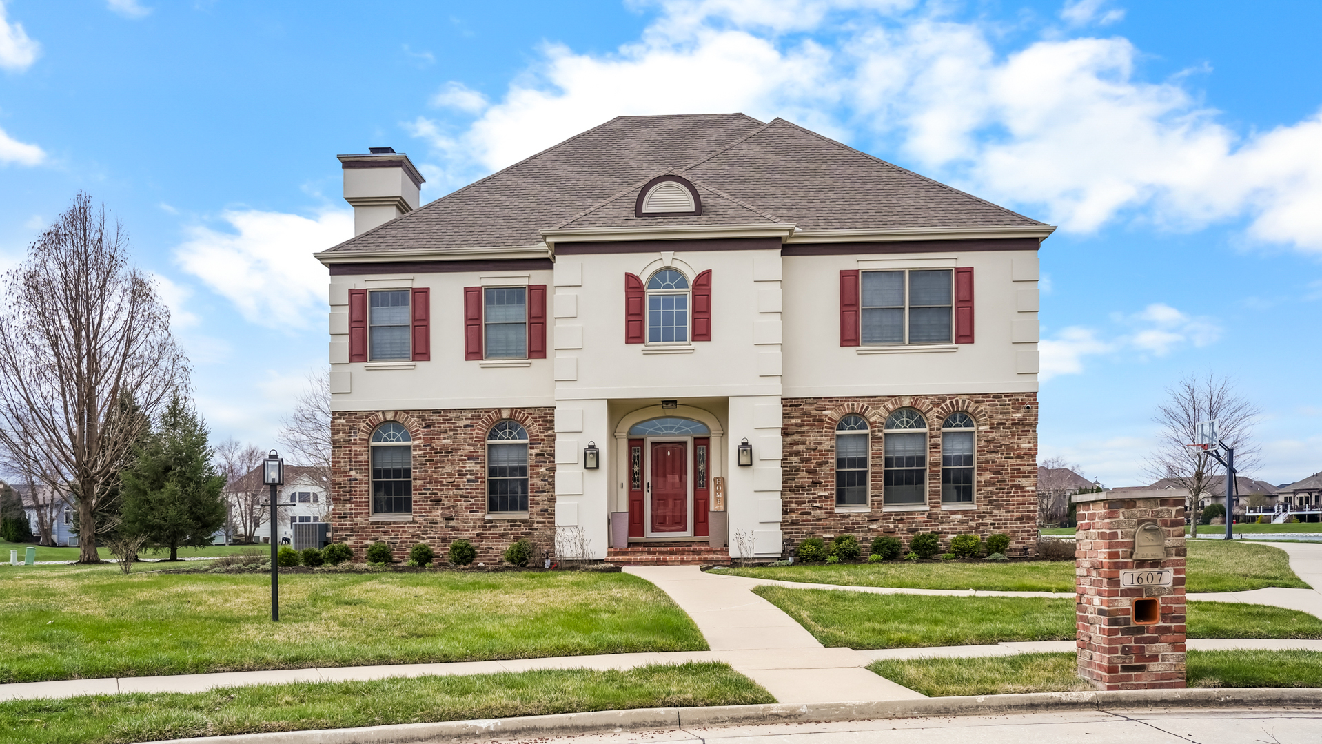 1607 Chestnut Grove Court, Champaign, IL