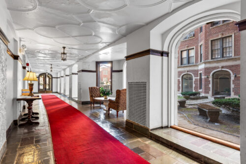 6935 S Crandon Avenue #8D, Chicago, IL