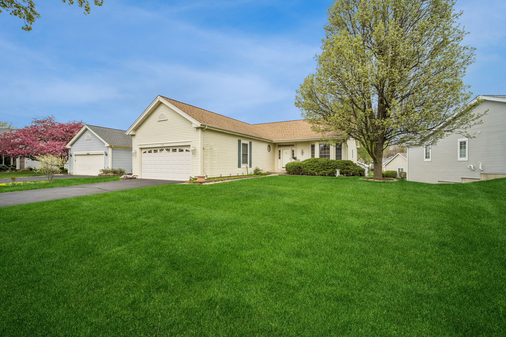 592 Rose Lane, Bartlett, IL