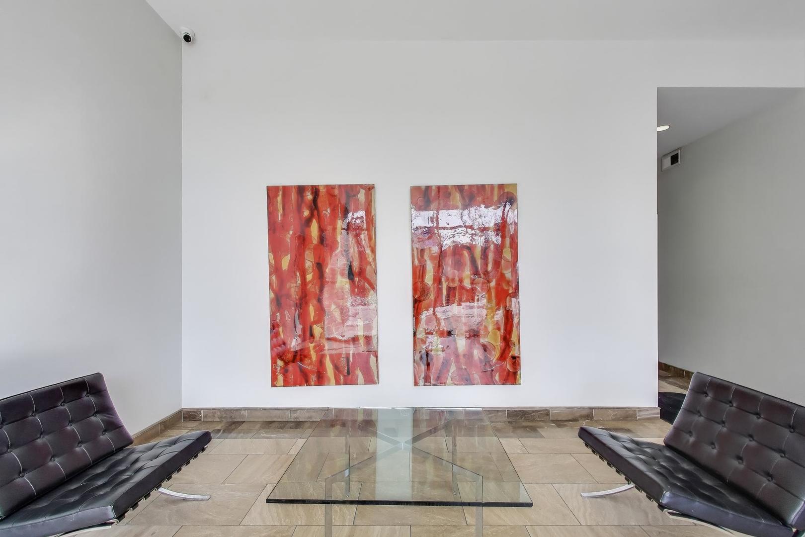 725 N Aberdeen Street #202, Chicago, IL