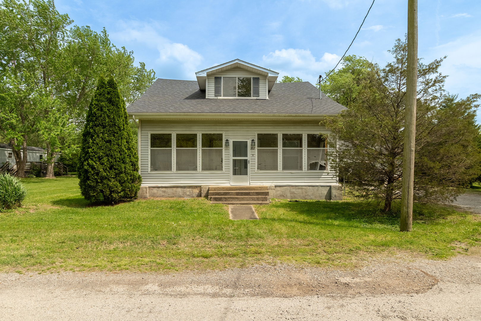 202 S Ervin Street, Pittsburg, IL