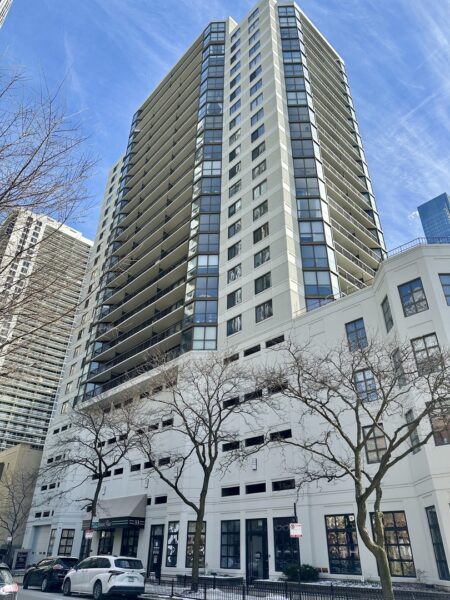 33 W Delaware Place #7C, Chicago, IL