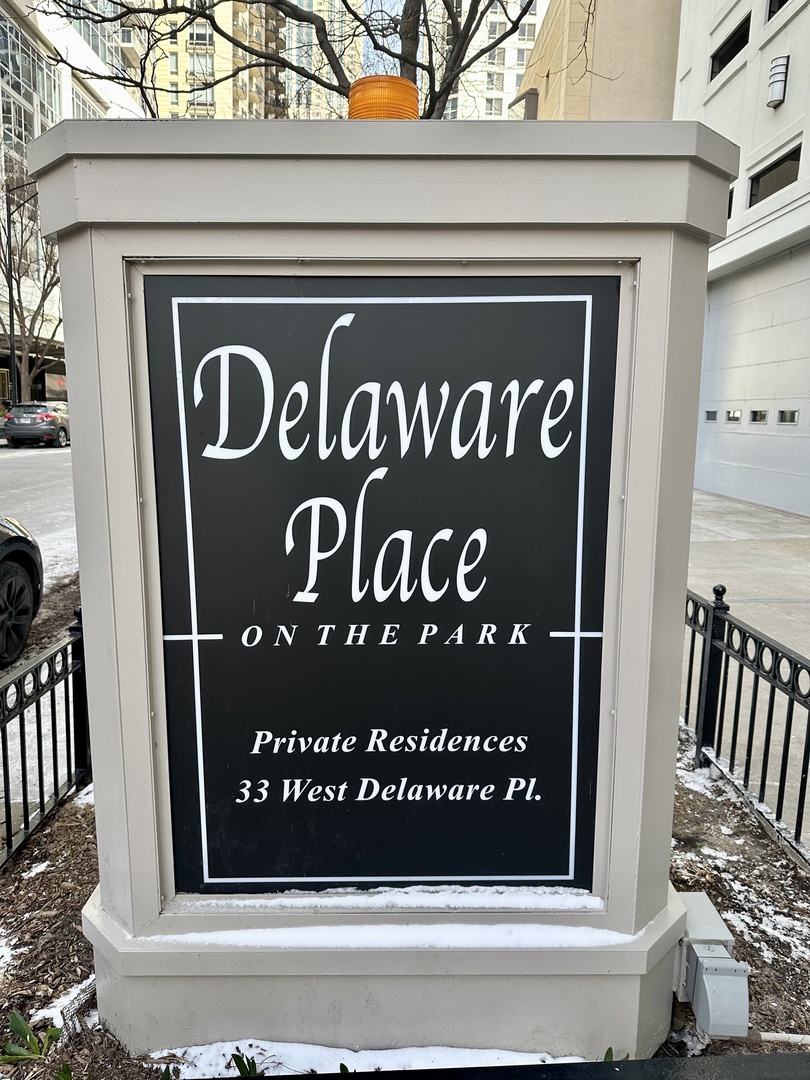 33 W Delaware Place #7C, Chicago, IL